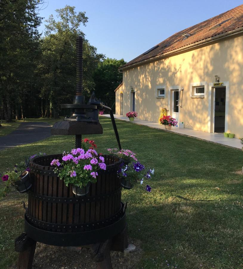 Camping Les Petites Minaudieres Coussay-les-Bois Exterior photo